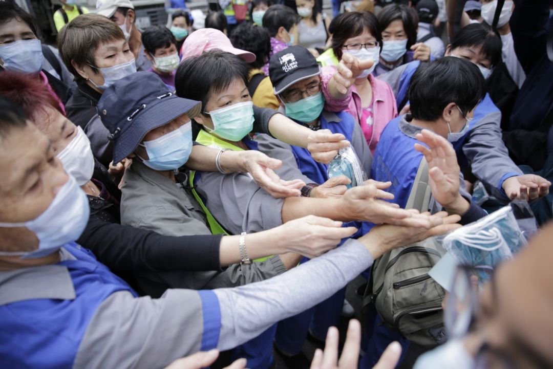 香港公務員每人每天約15個口罩丨香港一日