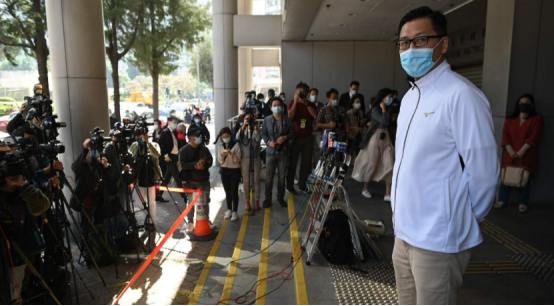 林卓廷被捕又迅速获释,光"禁止离港"远远不够!丨香港一日