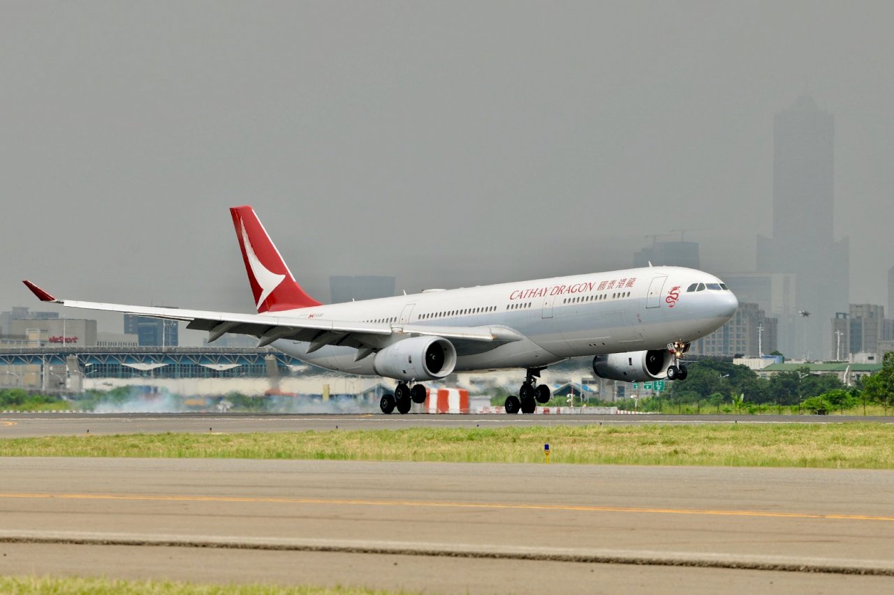 国泰航空宣布重组计划:削减8500个职位 停运旗下港龙航空